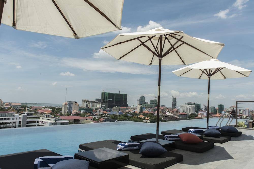 Aquarius Hotel And Urban Resort Phnom Penh Esterno foto